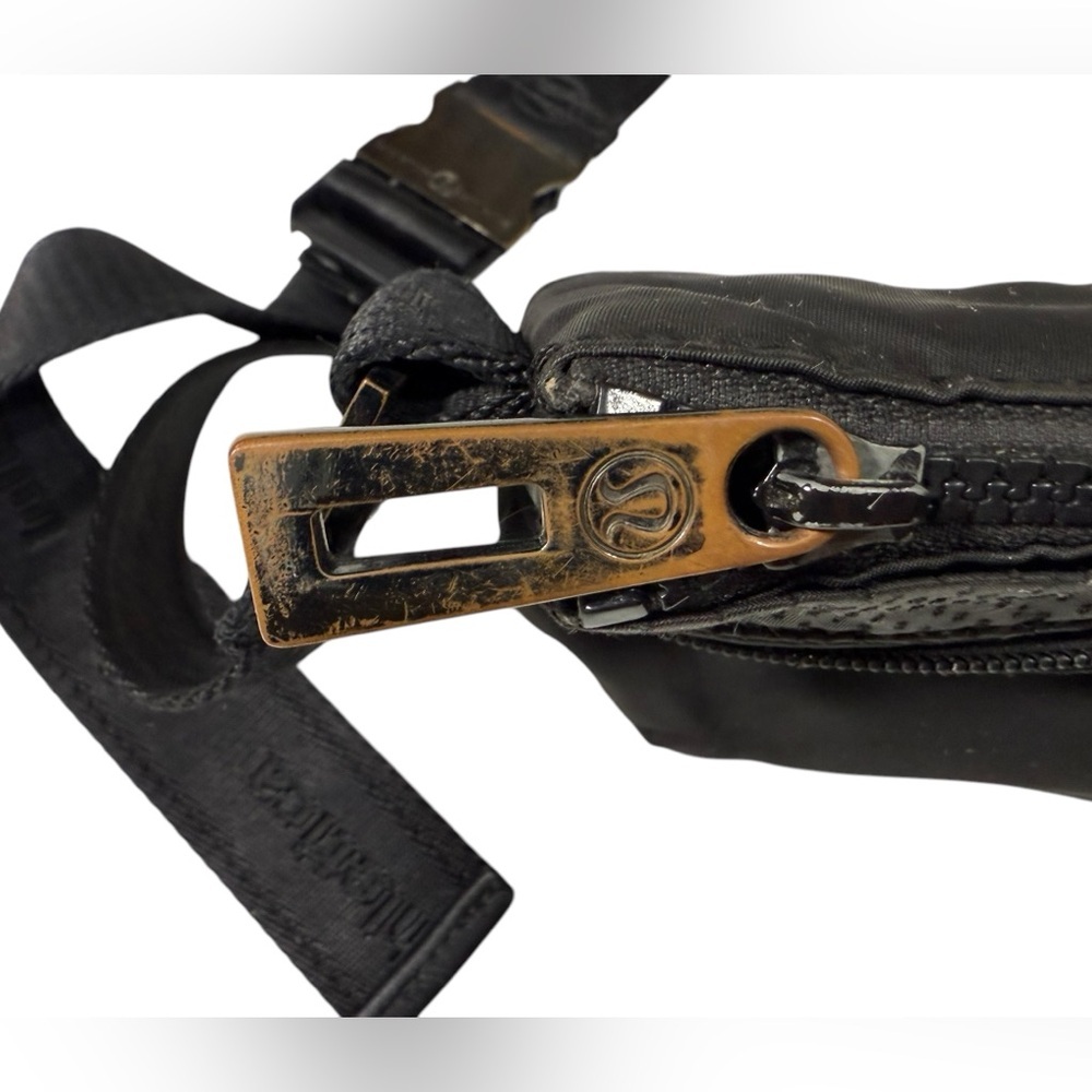 AC11 Lululemon Black Free Spirit Bag Belt Bag/Crossbody - Picture 6 of 15